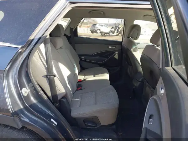 KM8SMDHF5HU199592 2017 HYUNDAI SANTA FE - Image 8