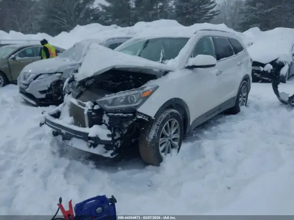 KM8SMDHF5HU209571 2017 HYUNDAI SANTA FE - Image 2