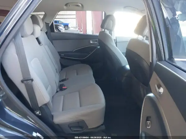 KM8SMDHF5HU212373 2017 HYUNDAI SANTA FE - Image 8