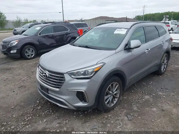 KM8SMDHF5HU224457 2017 HYUNDAI SANTA FE - Image 2