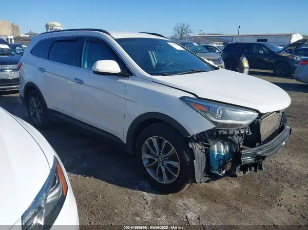 KM8SMDHF5HU257085 2017 HYUNDAI SANTA FE - Image 1