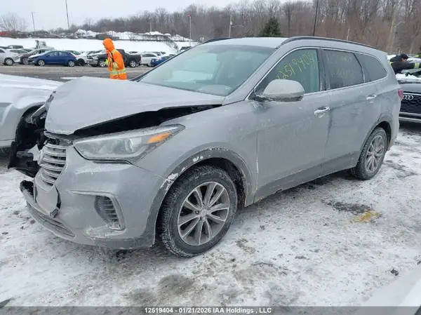 KM8SMDHF5JU284132 2018 HYUNDAI SANTA FE - Image 2