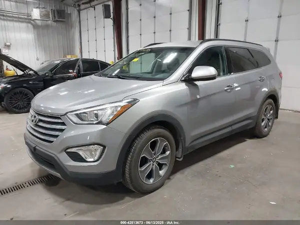 KM8SMDHF6GU147628 2016 HYUNDAI SANTA FE - Image 2