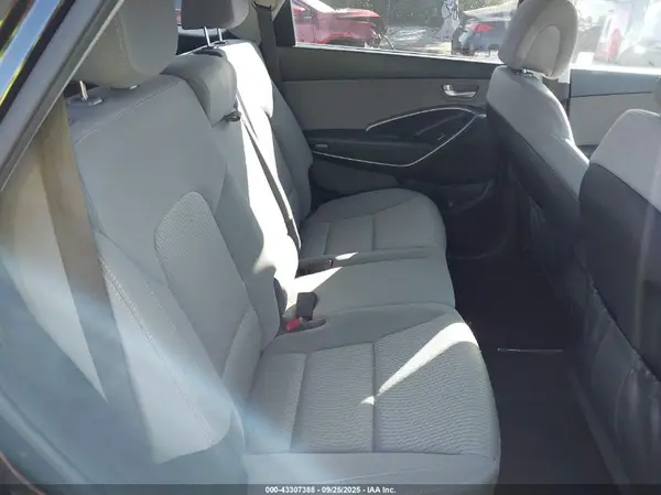 KM8SMDHF6HU217243 2017 HYUNDAI SANTA FE - Image 8