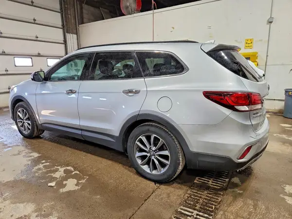 KM8SMDHF6HU221812 2017 HYUNDAI SANTA FE - Image 2