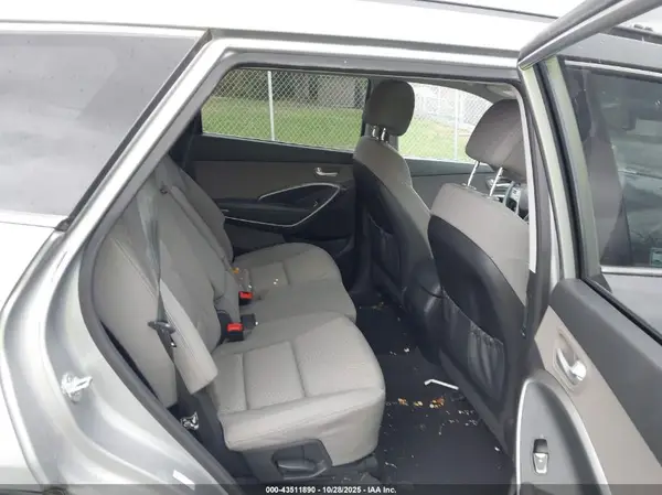 KM8SMDHF6HU239615 2017 HYUNDAI SANTA FE - Image 8