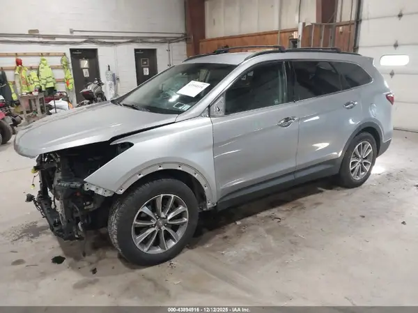 KM8SMDHF6JU274693 2018 HYUNDAI SANTA FE - Image 2