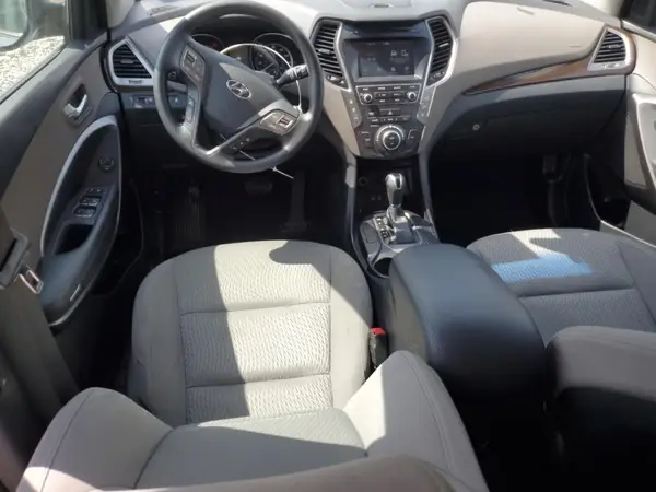 KM8SMDHF7HU177058 2017 HYUNDAI SANTA FE - Image 8