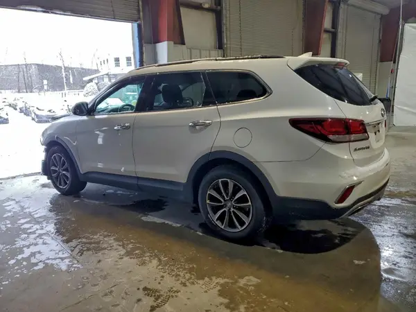 KM8SMDHF7HU178842 2017 HYUNDAI SANTA FE - Image 2
