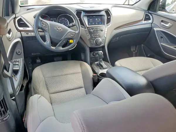 KM8SMDHF7HU183944 2017 HYUNDAI SANTA FE - Image 8