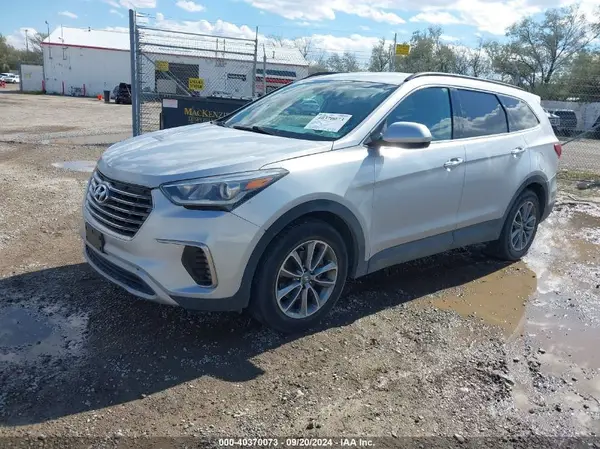 KM8SMDHF7HU192580 2017 HYUNDAI SANTA FE - Image 2