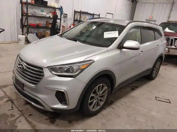 KM8SMDHF7HU209796 2017 HYUNDAI SANTA FE - Image 2