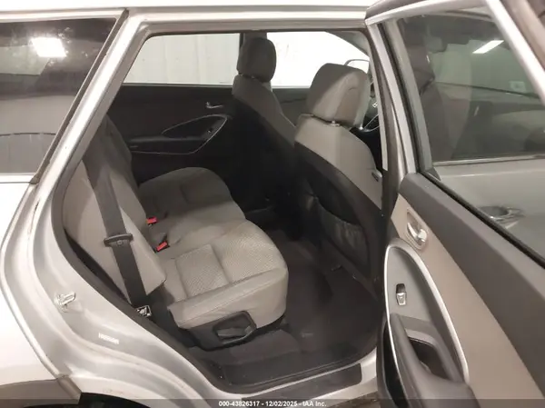 KM8SMDHF7HU209796 2017 HYUNDAI SANTA FE - Image 8