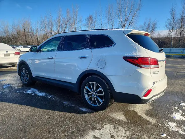 KM8SMDHF8HU167722 2017 HYUNDAI SANTA FE - Image 2