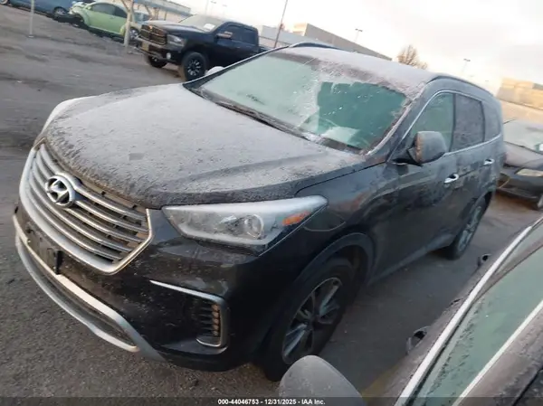 KM8SMDHF8HU181412 2017 HYUNDAI SANTA FE - Image 2