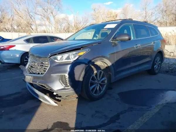 KM8SMDHF8HU199828 2017 HYUNDAI SANTA FE - Image 2