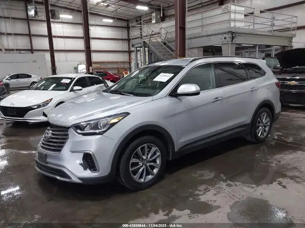 KM8SMDHF8HU212853 2017 HYUNDAI SANTA FE - Image 2