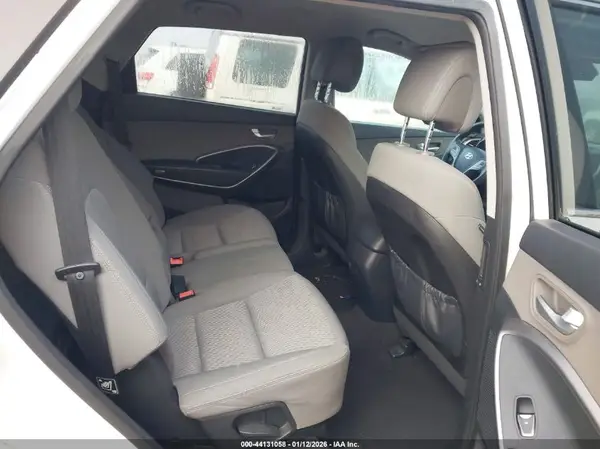 KM8SMDHF8HU224646 2017 HYUNDAI SANTA FE - Image 8