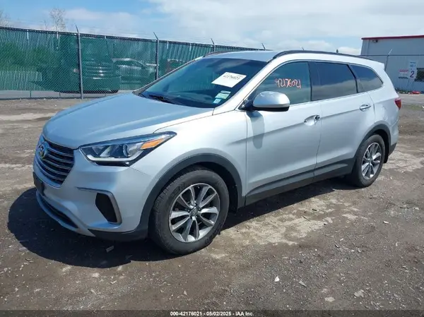 KM8SMDHF8HU225618 2017 HYUNDAI SANTA FE - Image 2