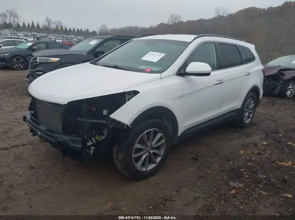 KM8SMDHF8JU271990 2018 HYUNDAI SANTA FE - Image 2