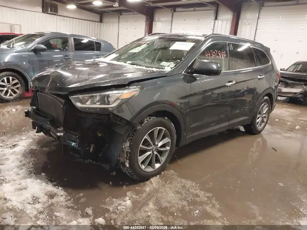 KM8SMDHF9HU170466 2017 HYUNDAI SANTA FE - Image 2