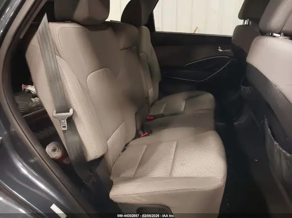 KM8SMDHF9HU170466 2017 HYUNDAI SANTA FE - Image 8