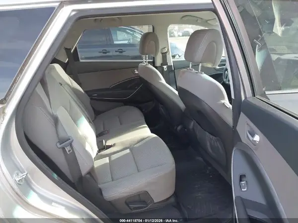 KM8SMDHF9HU191043 2017 HYUNDAI SANTA FE - Image 8