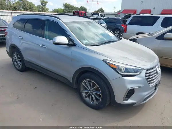 KM8SMDHF9HU212103 2017 HYUNDAI SANTA FE - Image 1