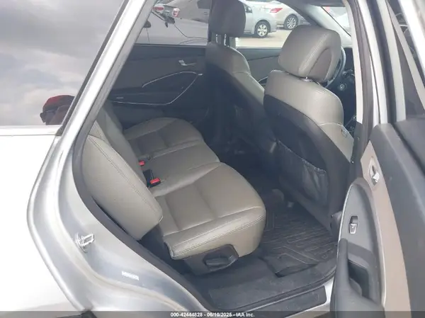 KM8SMDHF9HU224820 2017 HYUNDAI SANTA FE - Image 8