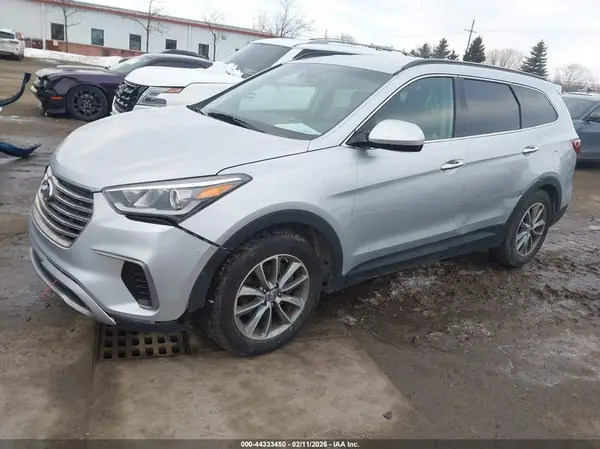 KM8SMDHF9HU231525 2017 HYUNDAI SANTA FE - Image 2