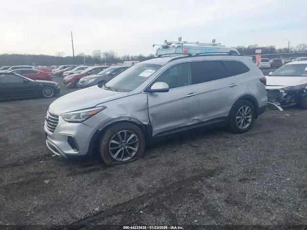 KM8SMDHF9HU239916 2017 HYUNDAI SANTA FE - Image 2