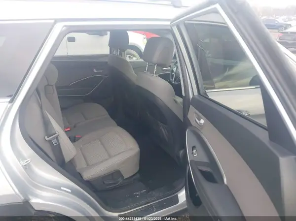 KM8SMDHF9HU239916 2017 HYUNDAI SANTA FE - Image 8