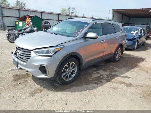 KM8SMDHF9JU268399 2018 HYUNDAI SANTA FE - Image 2