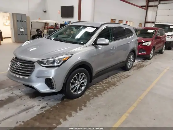 KM8SMDHF9KU303234 2019 HYUNDAI SANTA FE - Image 2