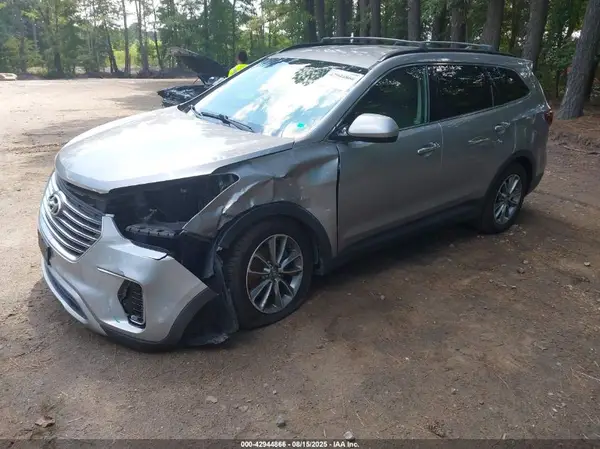 KM8SMDHF9KU304819 2019 HYUNDAI SANTA FE - Image 2