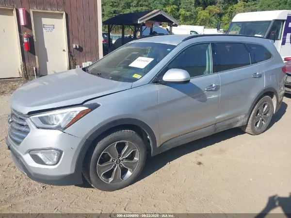 KM8SMDHFXGU155389 2016 HYUNDAI SANTA FE - Image 2