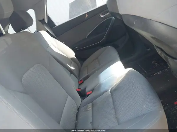 KM8SMDHFXGU155389 2016 HYUNDAI SANTA FE - Image 8