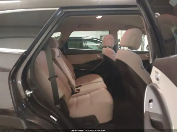 KM8SMDHFXHU182643 2017 HYUNDAI SANTA FE - Image 8