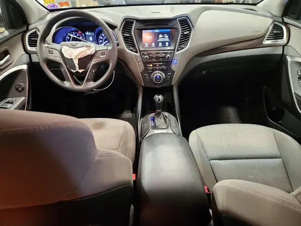 KM8SMDHFXHU201773 2017 HYUNDAI SANTA FE - Image 8