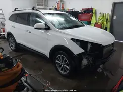 KM8SMDHFXHU217553 2017 HYUNDAI SANTA FE