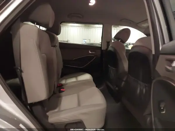 KM8SMDHFXHU224468 2017 HYUNDAI SANTA FE - Image 8
