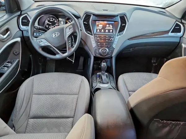 KM8SMDHFXHU252562 2017 HYUNDAI SANTA FE - Image 8