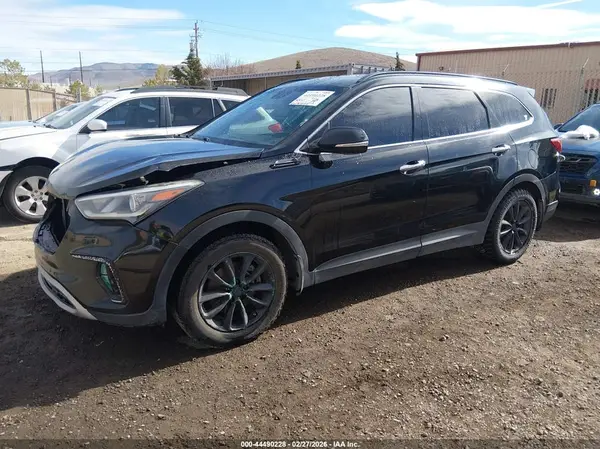 KM8SN4HF1HU206034 2017 HYUNDAI SANTA FE - Image 2