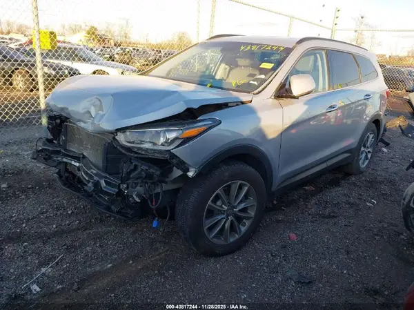 KM8SN4HF1KU307923 2019 HYUNDAI SANTA FE - Image 2