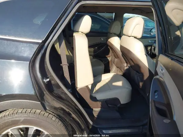 KM8SN4HF2HU225806 2017 HYUNDAI SANTA FE - Image 8