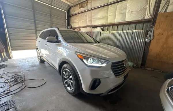 KM8SN4HF2HU228043 2017 HYUNDAI SANTA FE - Image 1