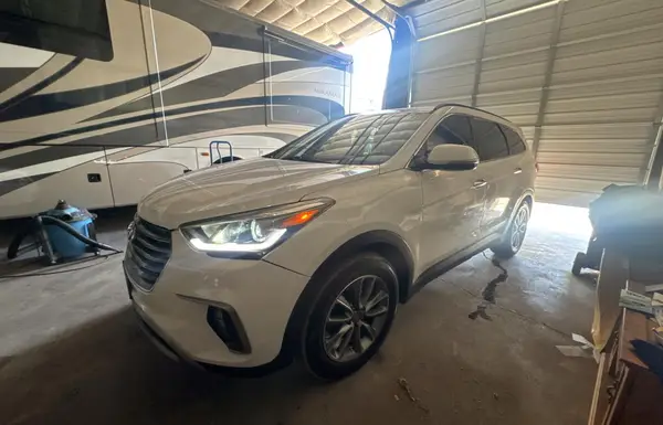 KM8SN4HF2HU228043 2017 HYUNDAI SANTA FE - Image 2