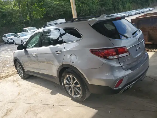 KM8SN4HF3HU205872 2017 HYUNDAI SANTA FE - Image 2