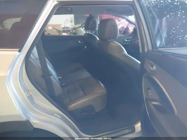 KM8SN4HF5HU205467 2017 HYUNDAI SANTA FE - Image 8