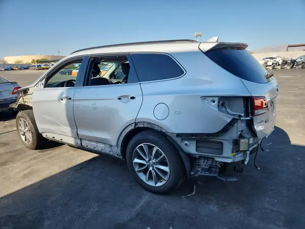 KM8SN4HF5KU303079 2019 HYUNDAI SANTA FE - Image 2